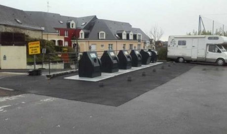 Conteneurs enterrés à Mayenne. Thierry Lemée TP